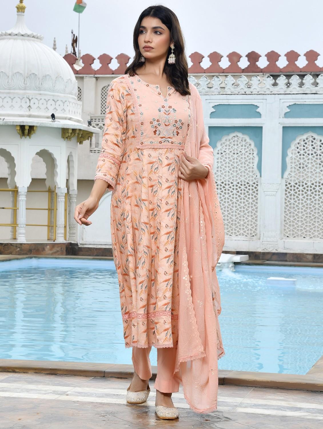 women three quarter sleeve kurta pant with dupatta set - 22068457 - Zoom Image - 0