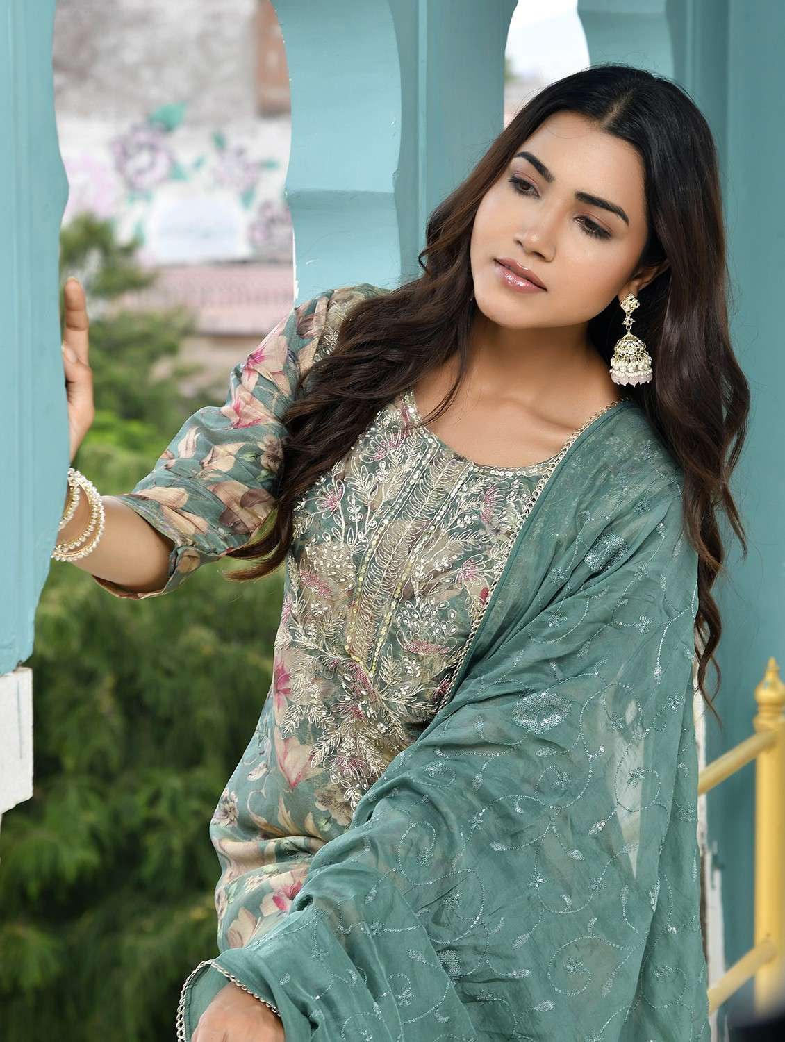 women three quarter sleeve kurta pant with dupatta set - 22068460 -  Standard Image - 3