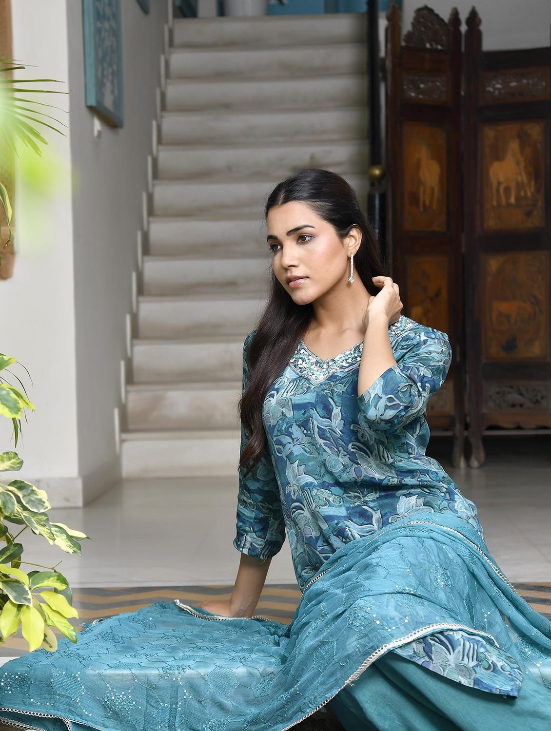 women three quarter sleeve kurta pant with dupatta set - 22068464 - Standard Image - 3