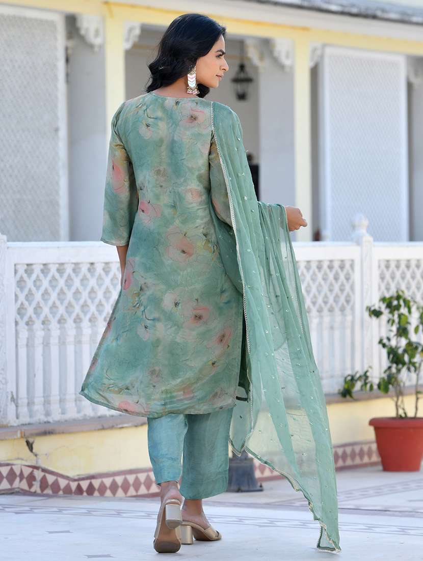 women three quarter sleeve kurta pant with dupatta set - 22068474 - Standard Image - 3