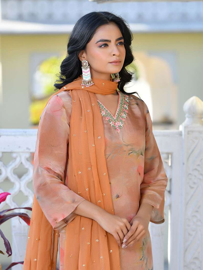 women three quarter sleeve kurta pant with dupatta set - 22068476 - Standard Image - 5
