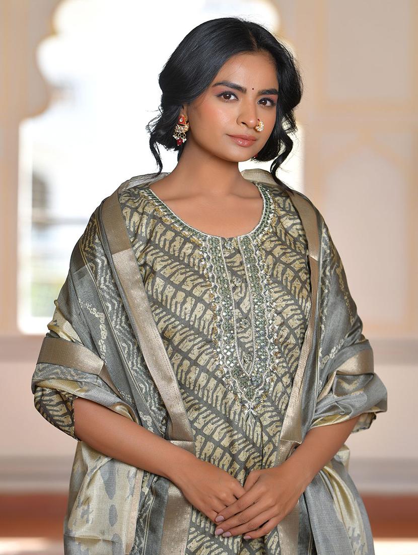women three quarter sleeve kurta pant with dupatta set - 22068477 - Standard Image - 5