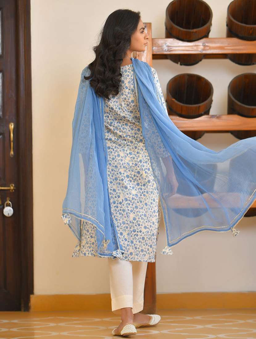 women three quarter sleeve kurta pant with dupatta set - 22068487 - Standard Image - 3