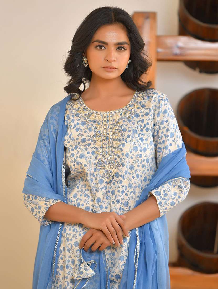 women three quarter sleeve kurta pant with dupatta set - 22068487 - Standard Image - 5