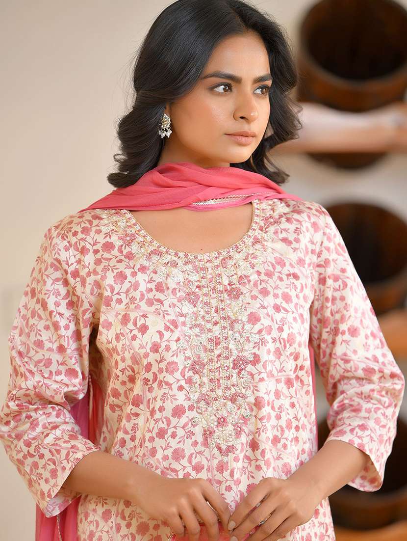 women three quarter sleeve kurta pant with dupatta set - 22068488 - Standard Image - 5