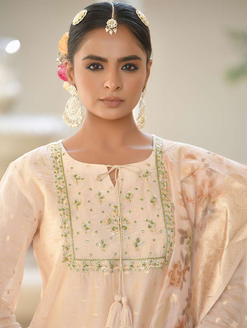 women three quarter sleeve kurta sharara with dupatta set - 22068489 - Standard Image - 5