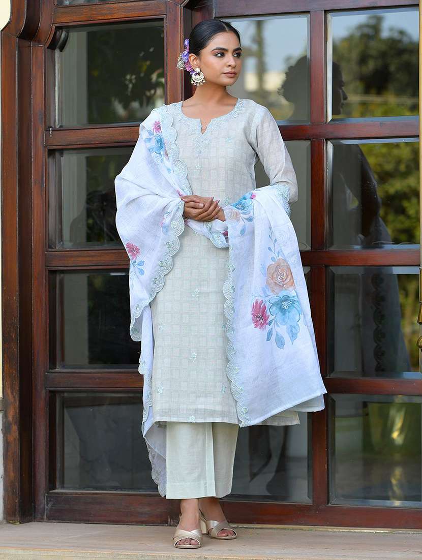 women three quarter sleeve kurta pant with dupatta set - 22068490 - Zoom Image - 0