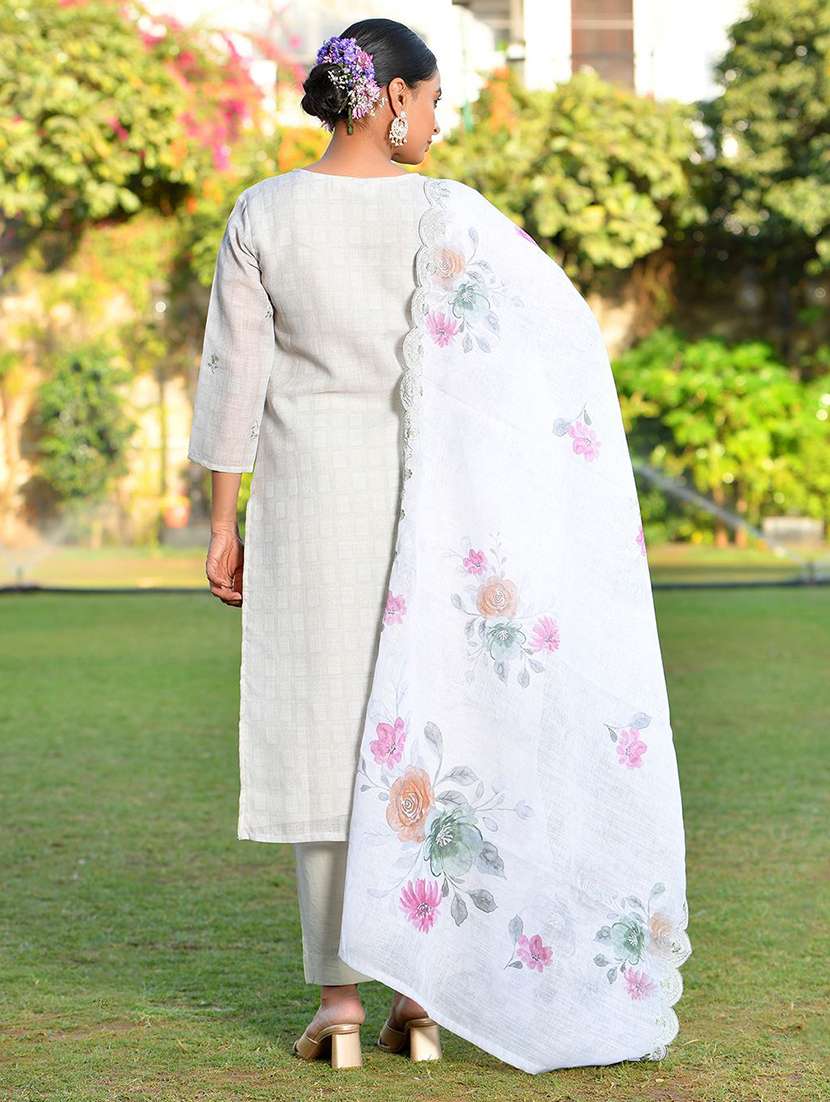 women three quarter sleeve kurta pant with dupatta set - 22068491 - Standard Image - 3