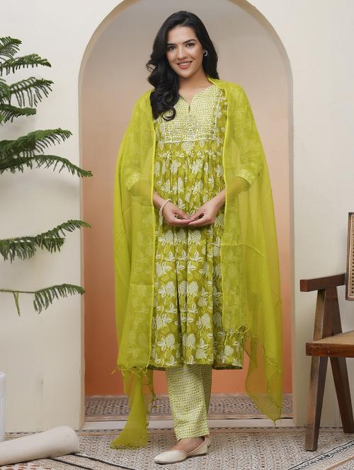 women three quarter sleeve kurta pant with dupatta set - 22068497 -  Standard Image - 0