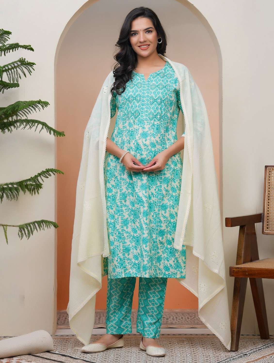 women three quarter sleeve kurta pant with dupatta set - 22068500 - Zoom Image - 0