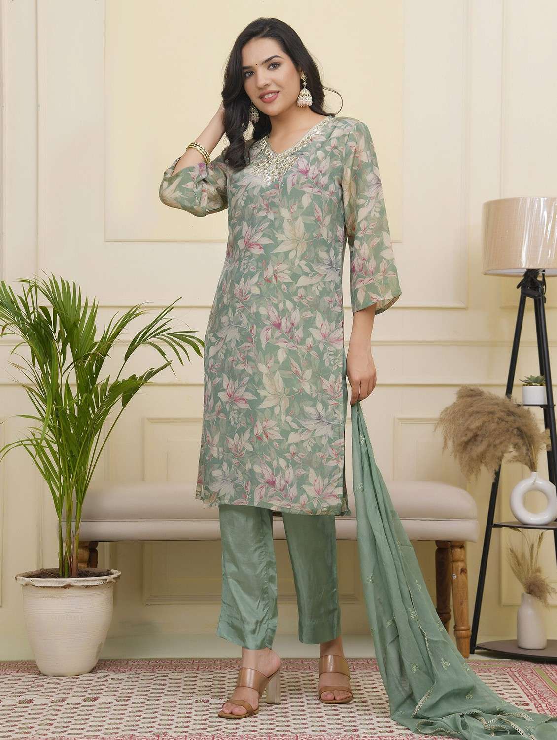 women three quarter sleeve kurta pant with dupatta set - 22068504 - Standard Image - 3