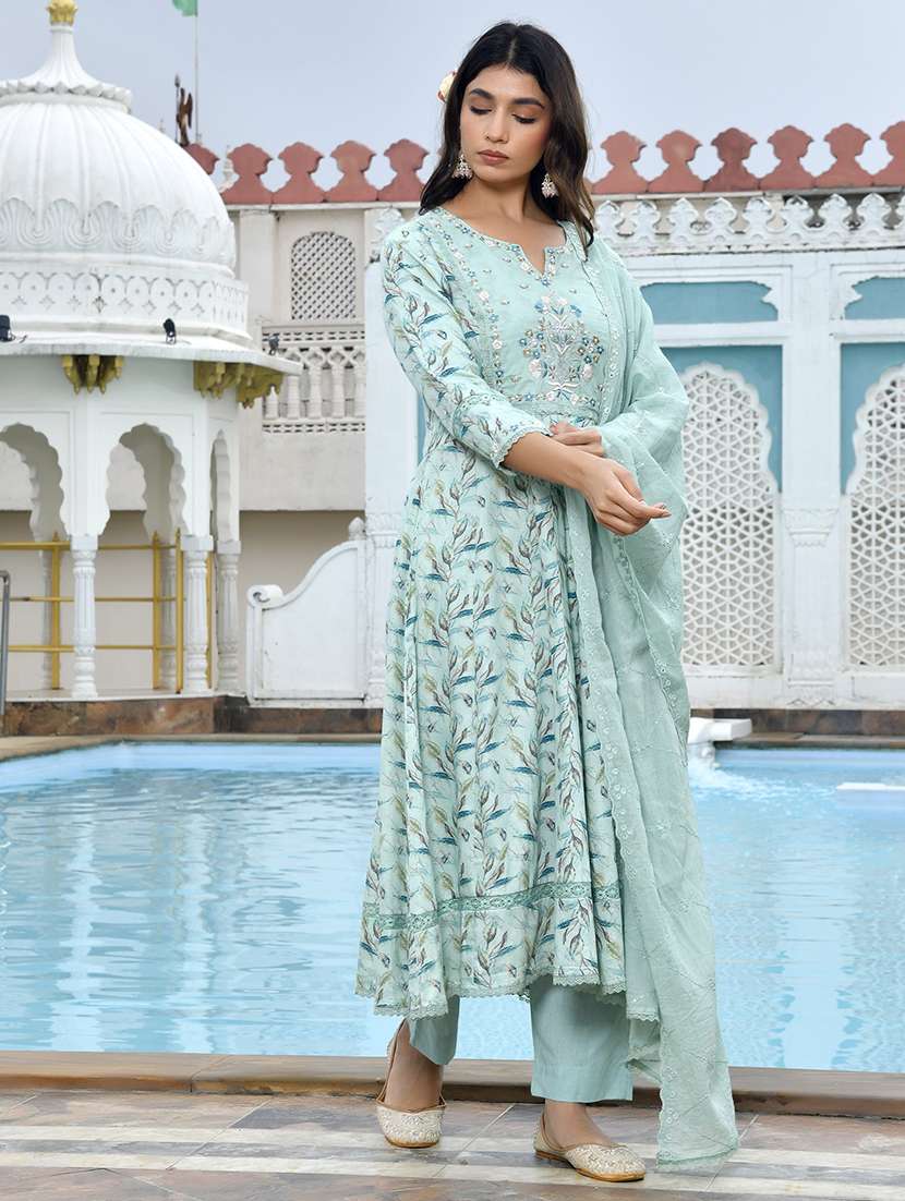 women three quarter sleeve kurta pant with dupatta set - 22068508 -  Standard Image - 3