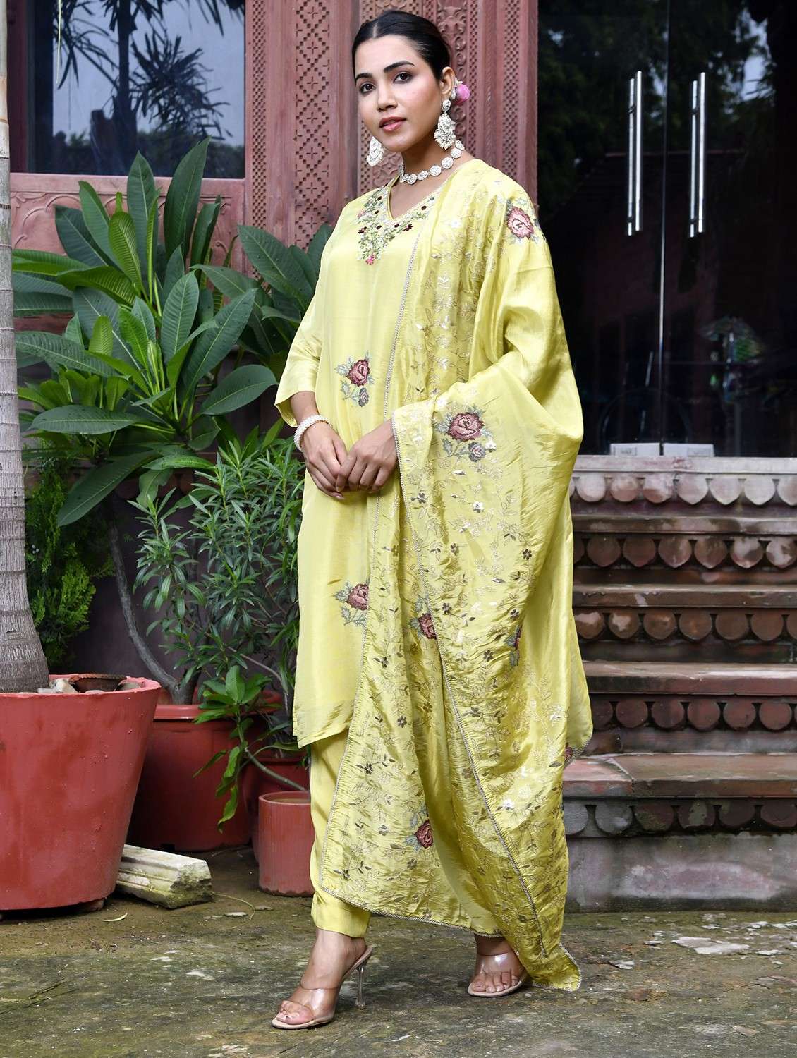 women three quarter sleeve kurta pant with dupatta set - 22068512 -  Standard Image - 3