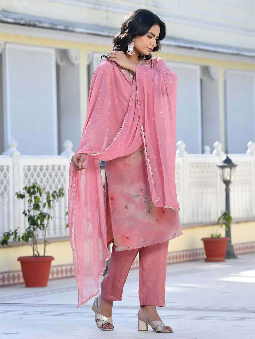 women three quarter sleeve kurta pant with dupatta set - 22068514 - Standard Image - 3