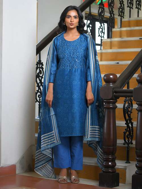women three quarter sleeve kurta pant with dupatta set - 22068519 -  Standard Image - 0