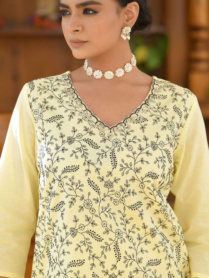 women three quarter sleeve kurta pant with dupatta set - 22068521 - Standard Image - 5
