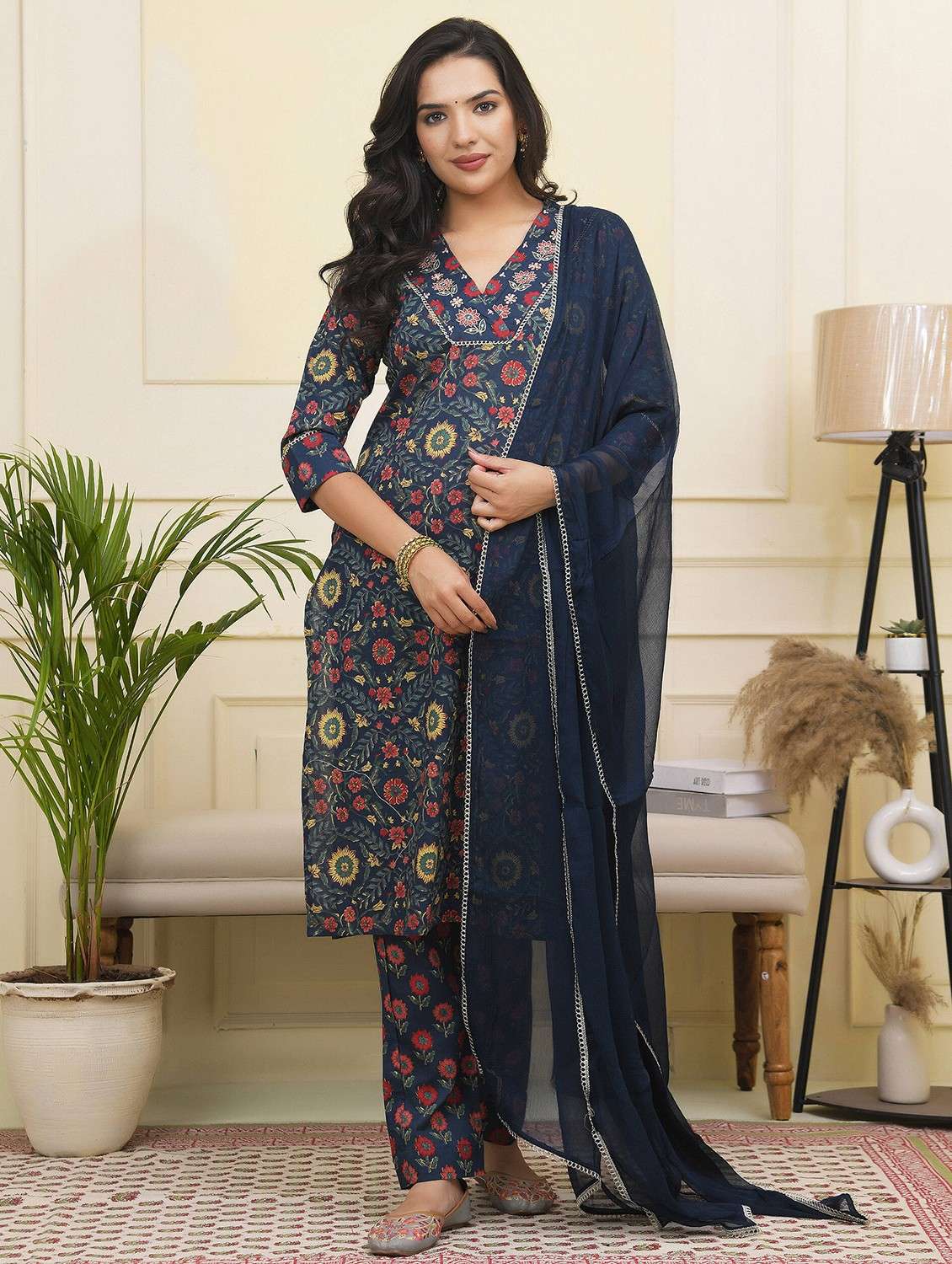 women three quarter sleeve kurta pant with dupatta set - 22068528 - Zoom Image - 0