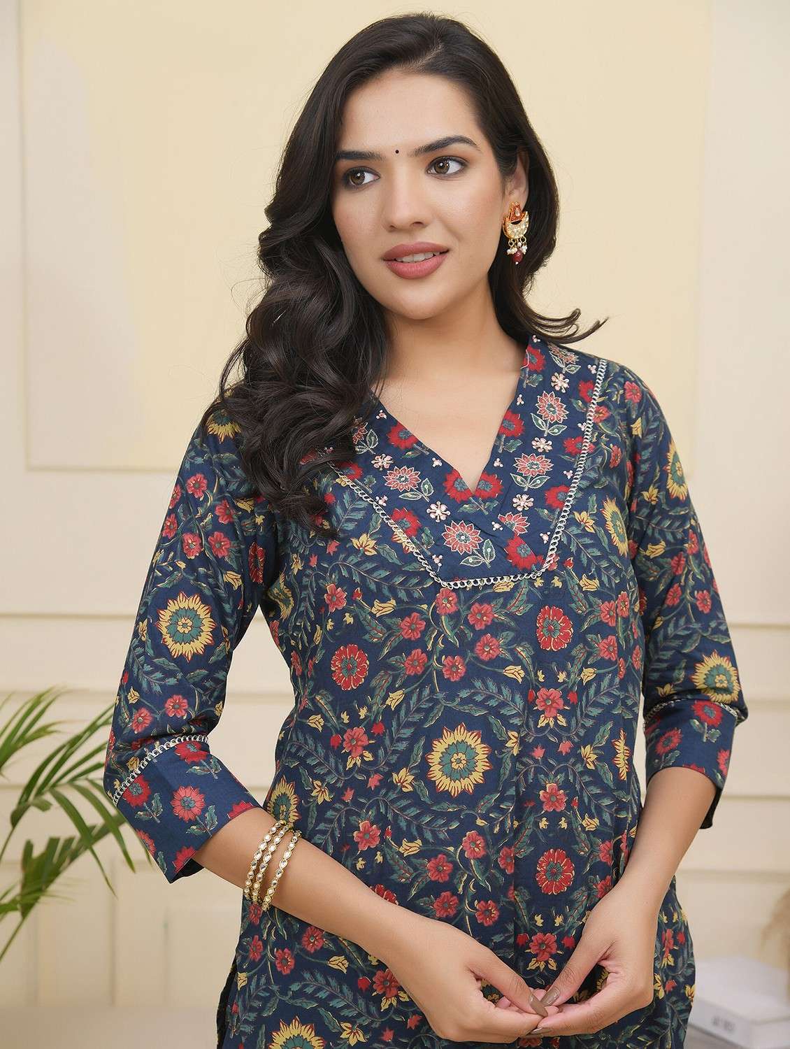 women three quarter sleeve kurta pant with dupatta set - 22068528 - Standard Image - 5