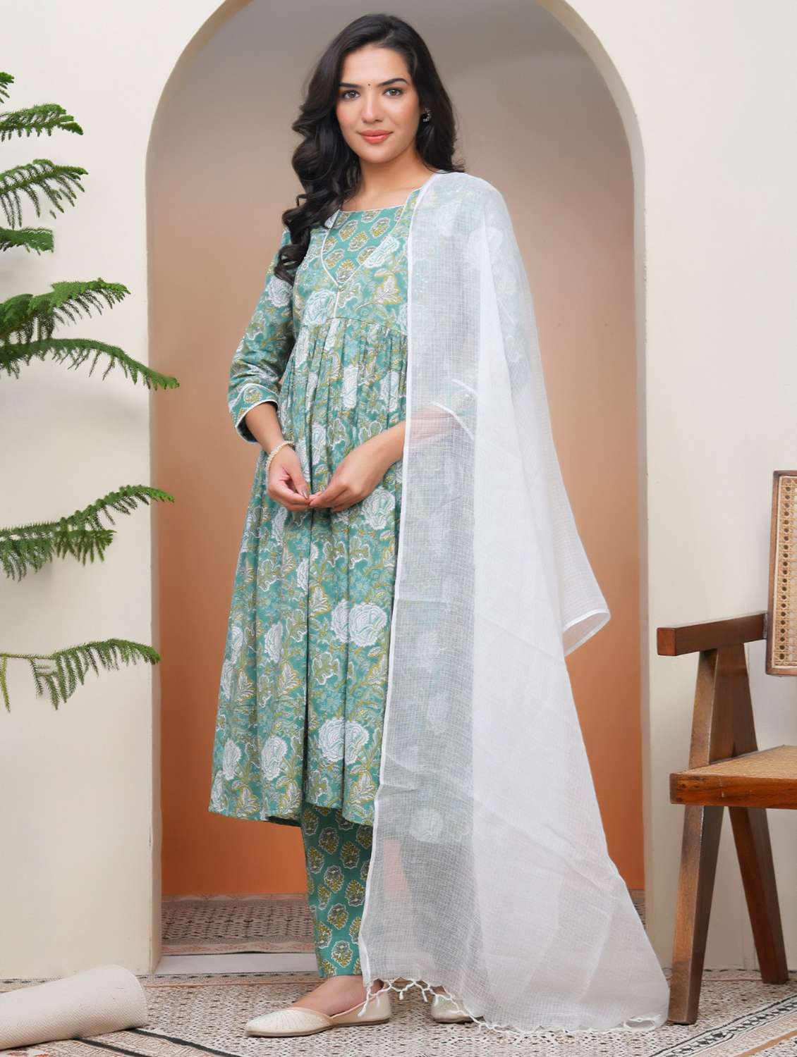 women three quarter sleeve kurta pant with dupatta set - 22068529 - Standard Image - 3