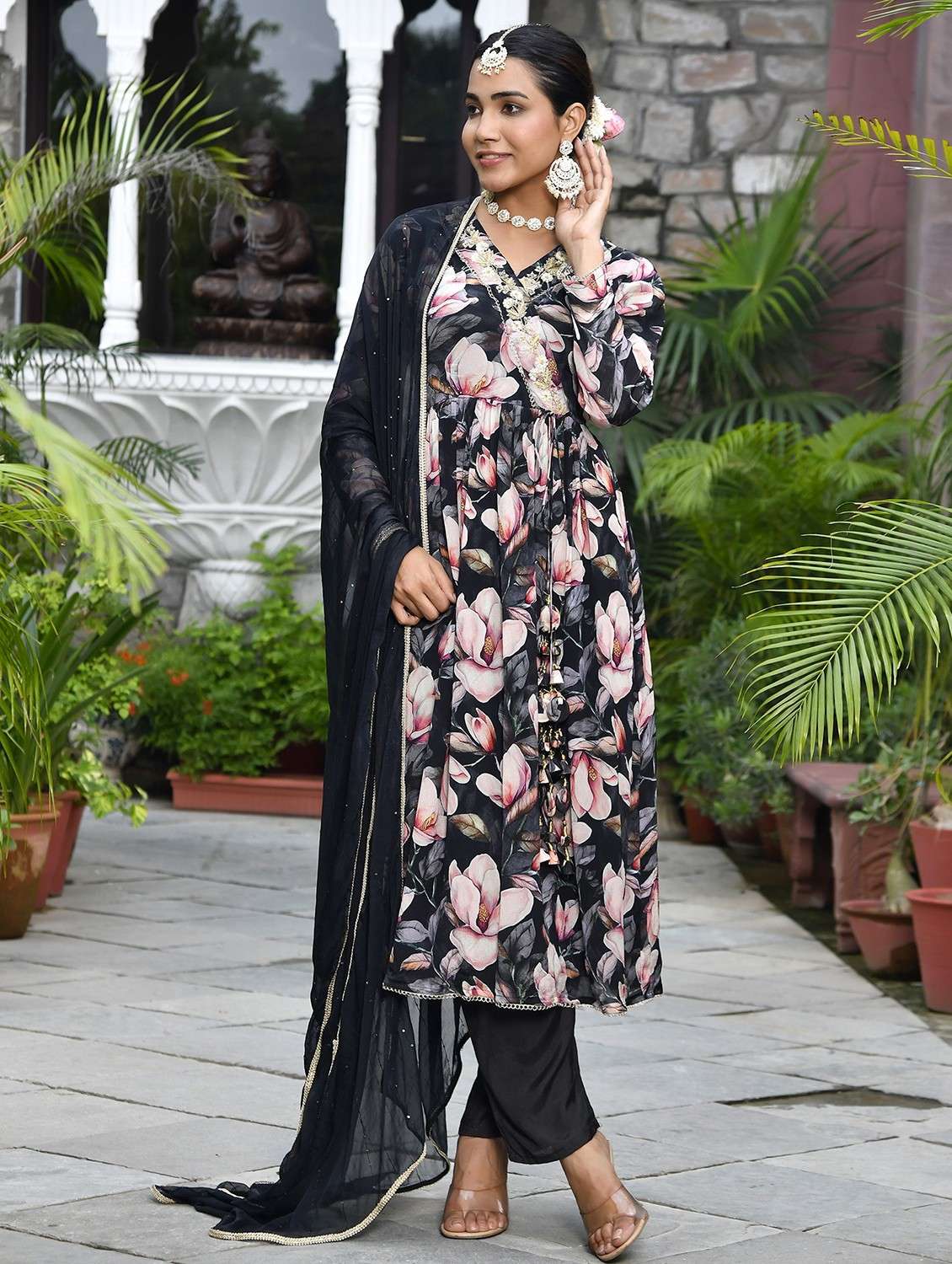 women three quarter sleeve kurta pant with dupatta set - 22068530 - Zoom Image - 0