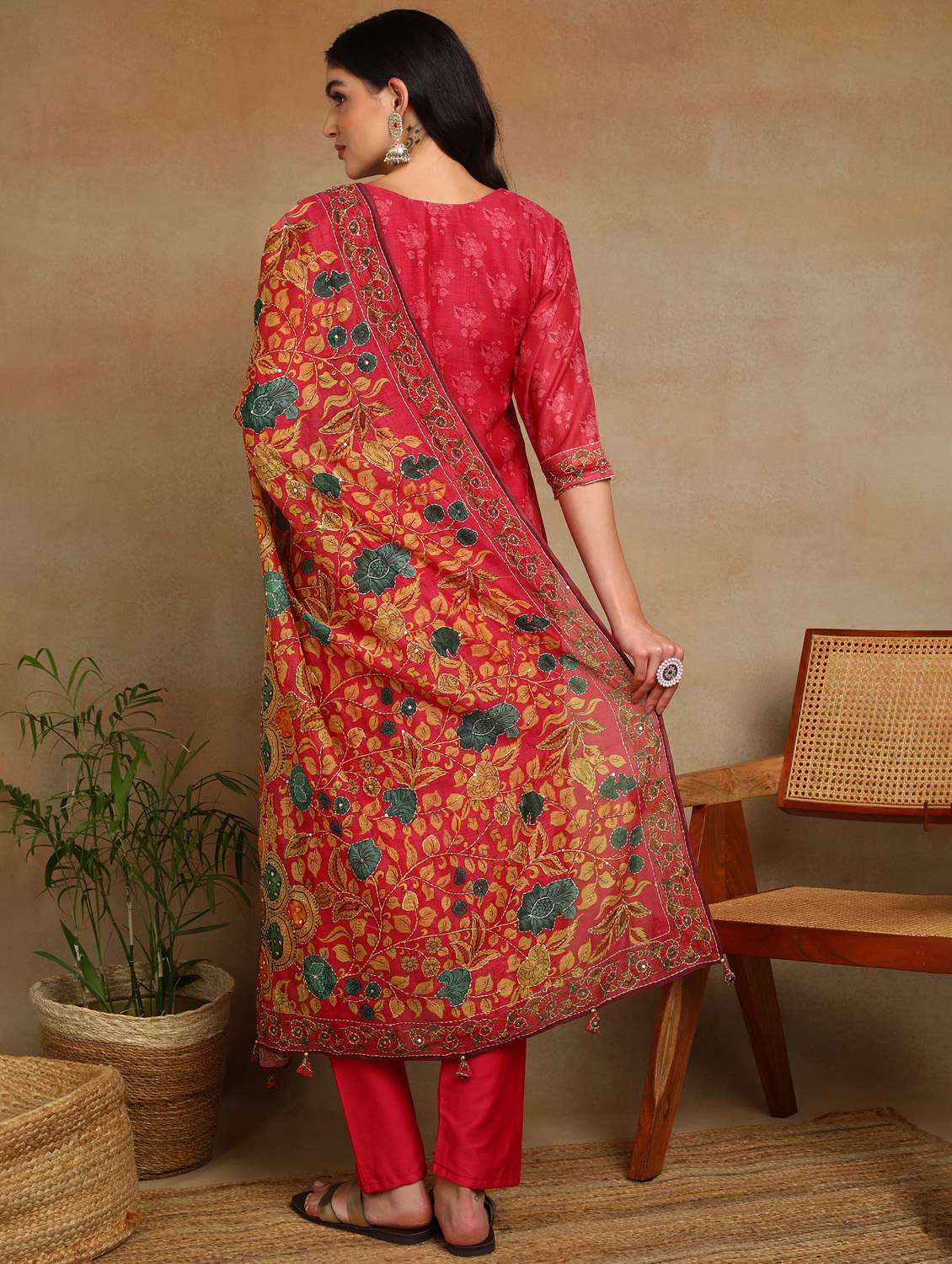 women three quarter sleeve kurta pant with dupatta set - 22068566 - Standard Image - 3
