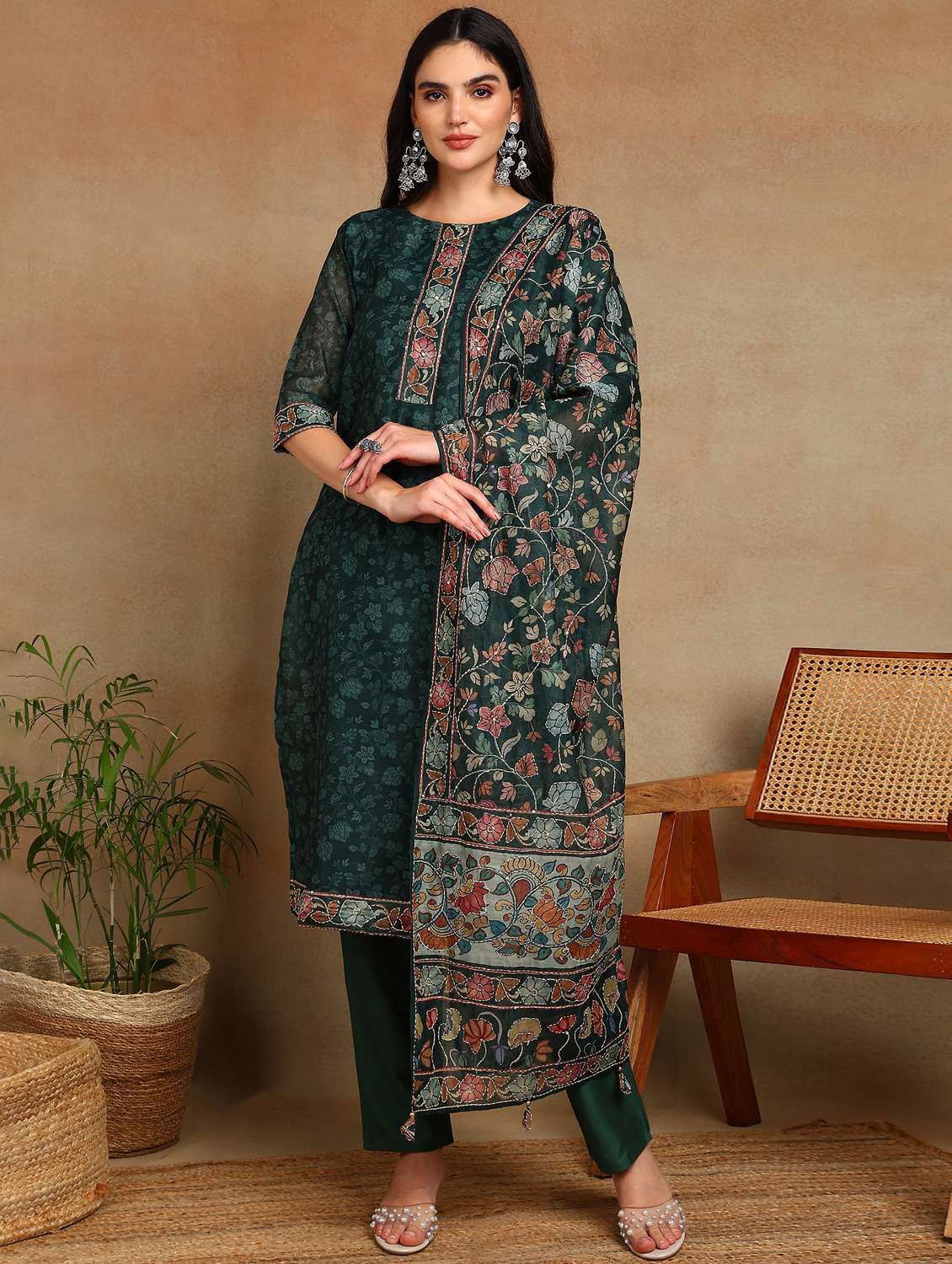 women three quarter sleeve kurta pant with dupatta set - 22068568 - Zoom Image - 0