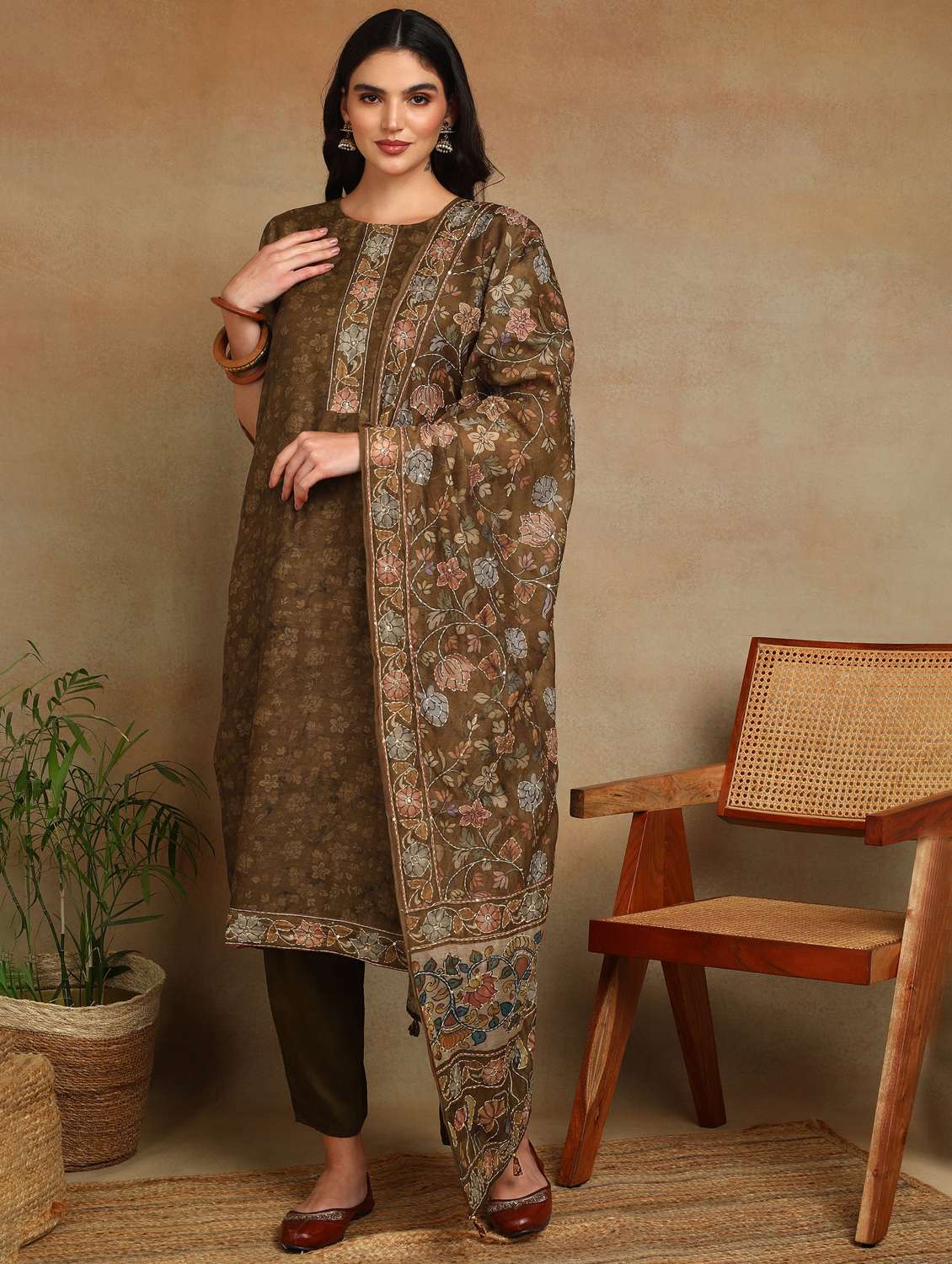 women three quarter sleeve kurta pant with dupatta set - 22068569 - Zoom Image - 0