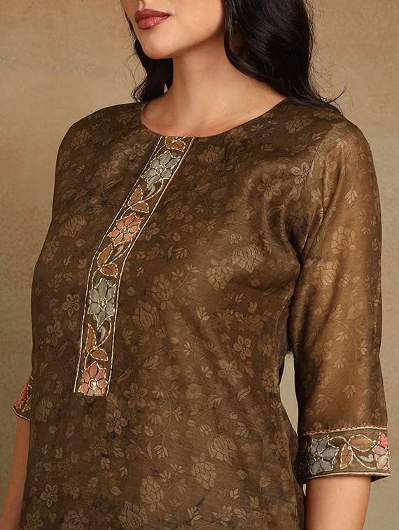 women three quarter sleeve kurta pant with dupatta set - 22068569 - Standard Image - 5