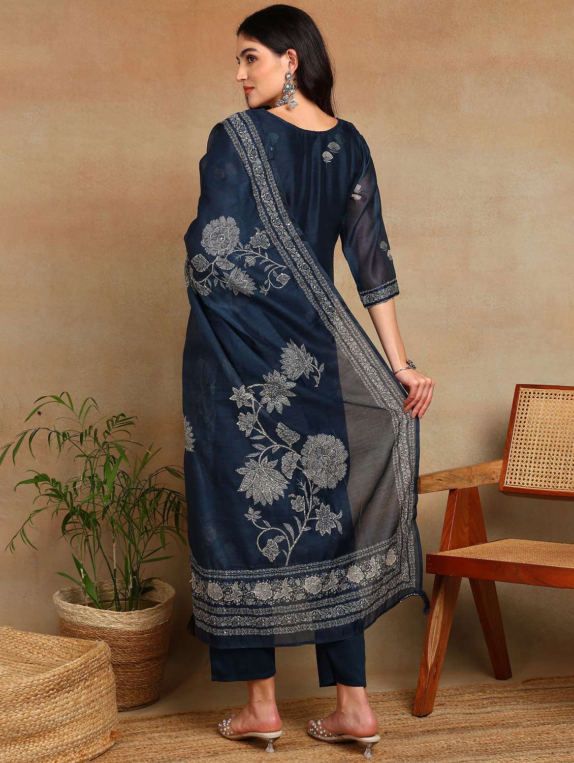 women three quarter sleeve kurta pant with dupatta set - 22068574 - Standard Image - 3