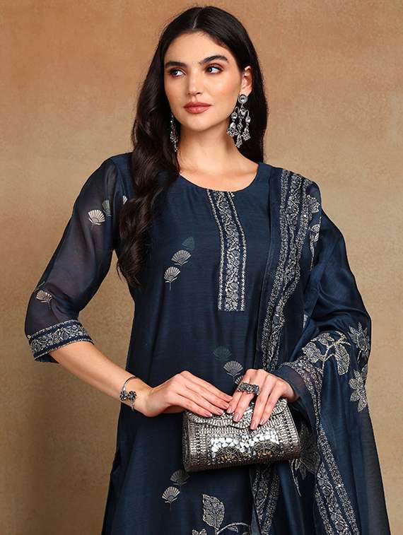 women three quarter sleeve kurta pant with dupatta set - 22068574 - Standard Image - 5