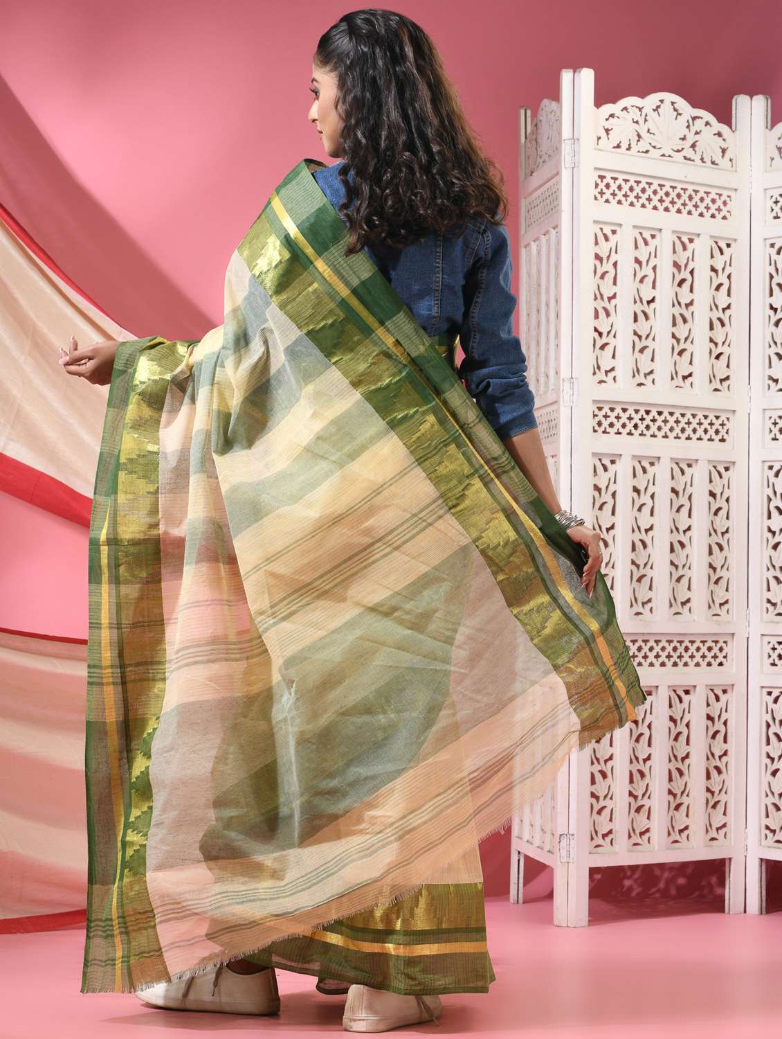 women self design handloom saree - 22068608 -  Standard Image - 3