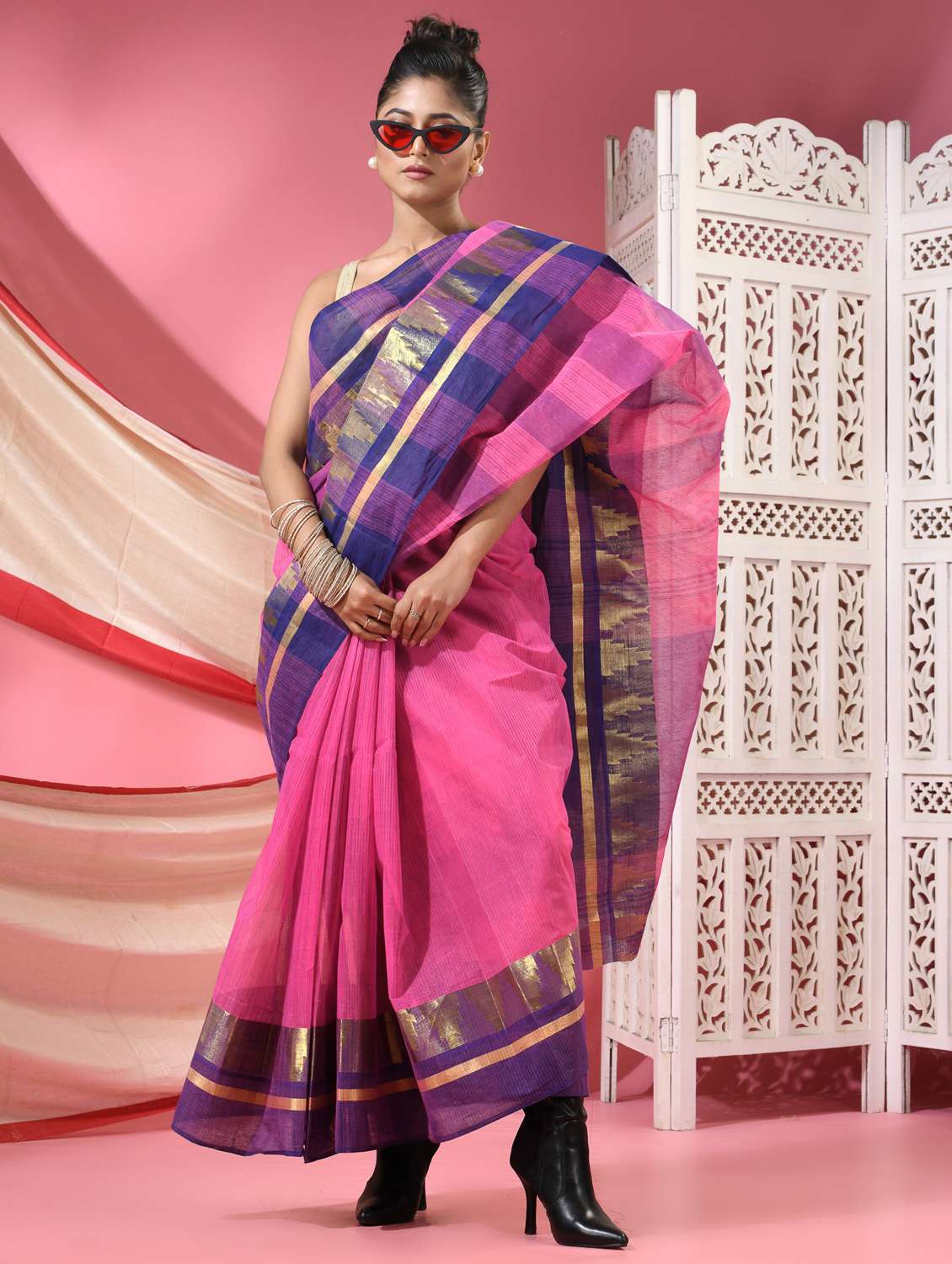 women self design handloom saree