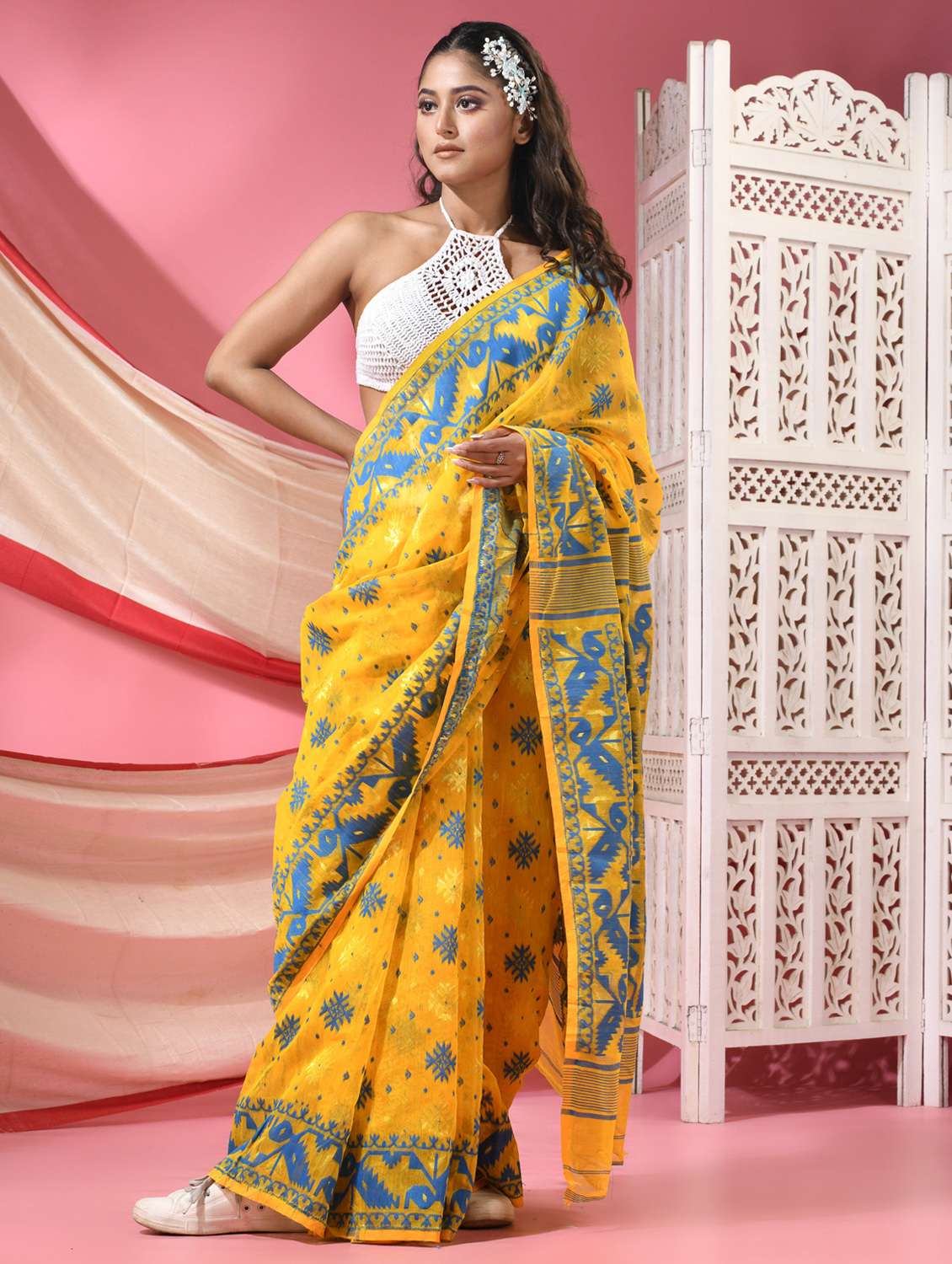women self design jamdani saree