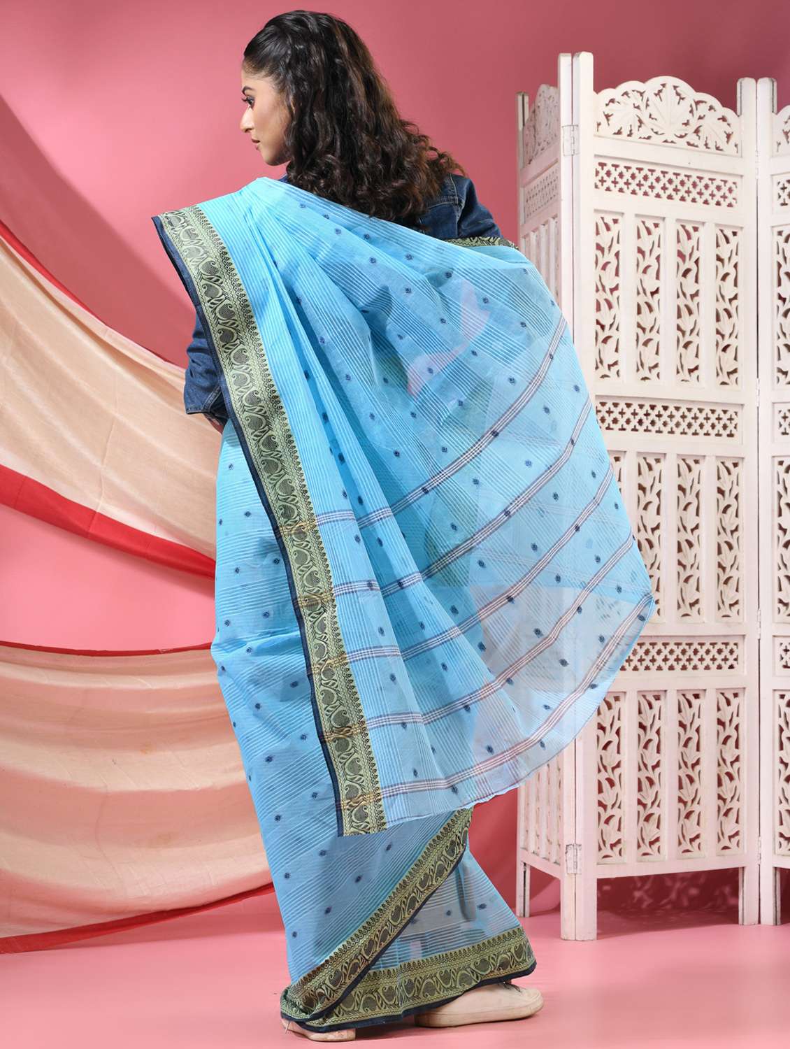 women self design tant saree - 22068633 - Standard Image - 3