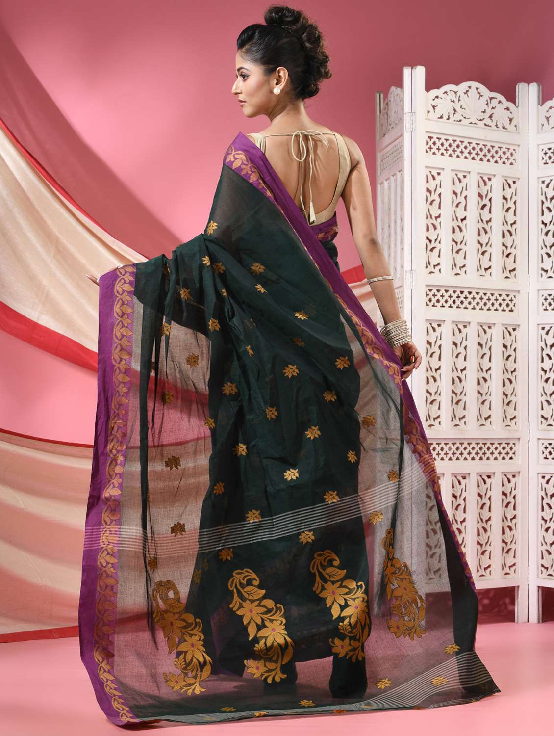 women self design handloom saree - 22068634 - Standard Image - 3