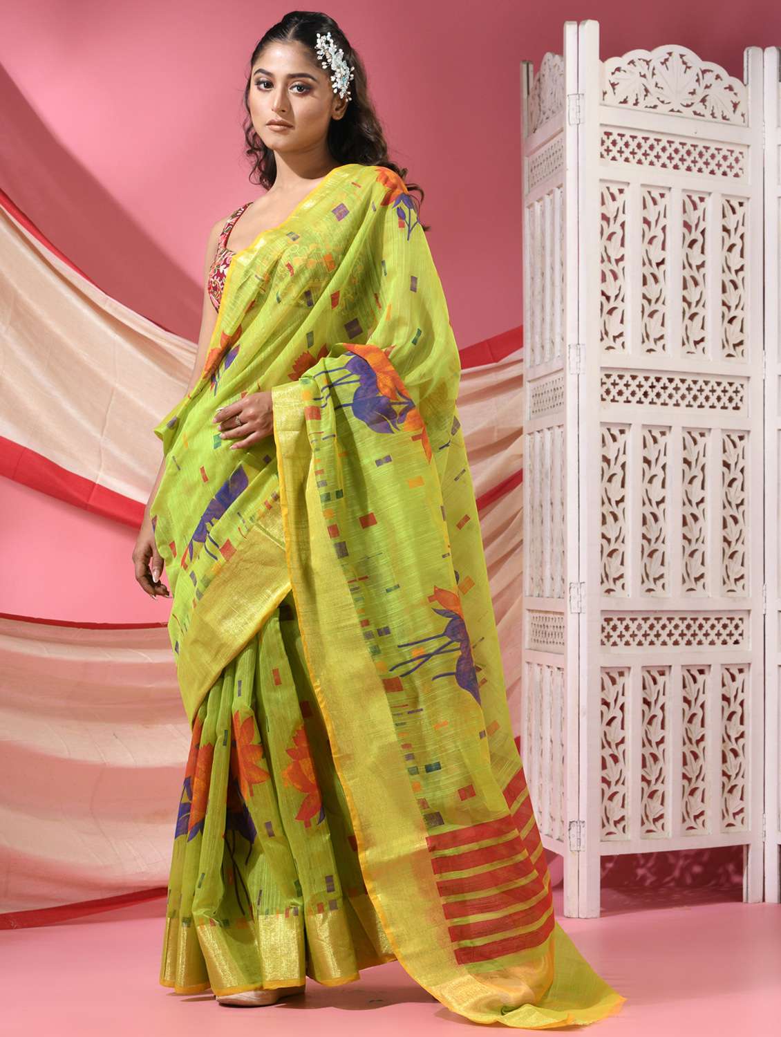 women floral handloom saree with blouse