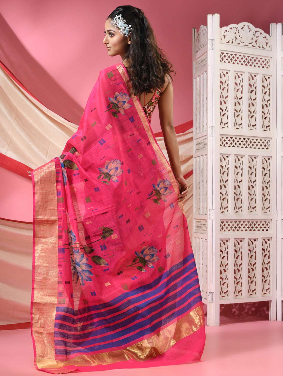 women floral handloom saree with blouse - 22068642 -  Standard Image - 3