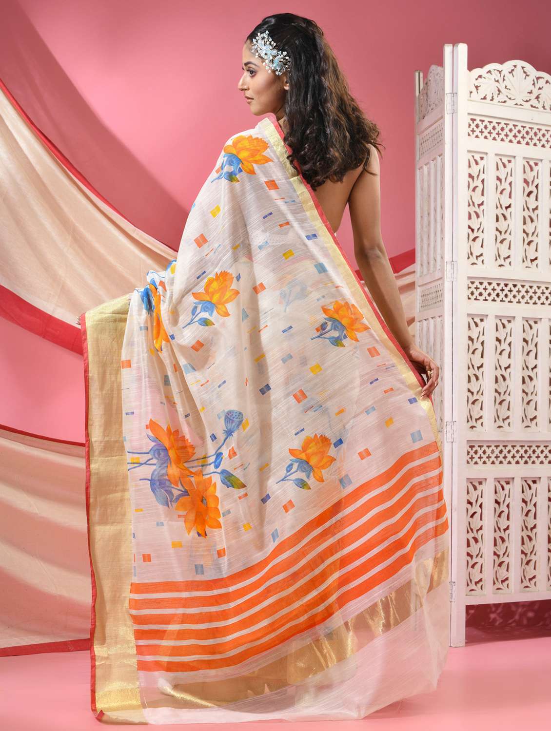 women floral handloom saree with blouse - 22068643 -  Standard Image - 3