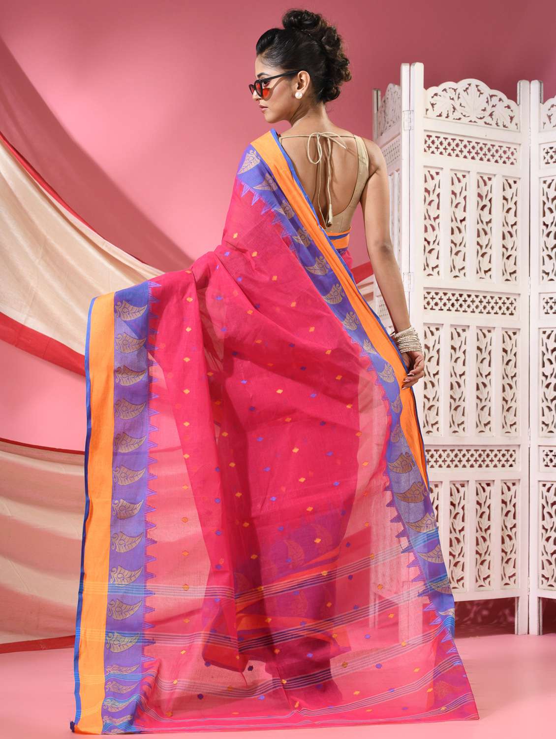 women self design handloom saree - 22068645 - Standard Image - 3