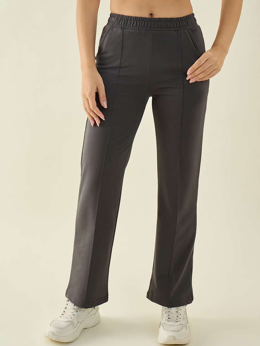 women solid mid rise straight trouser - 22068811 - Zoom Image - 0