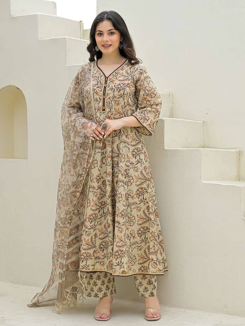 women floral three quarter sleeve kurta pant with dupatta set