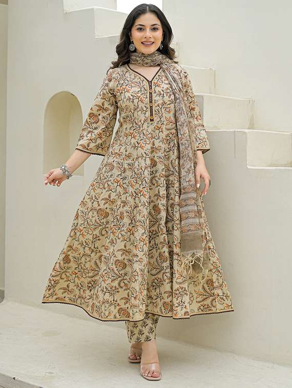 women floral three quarter sleeve kurta pant with dupatta set - 22069205 -  Standard Image - 3
