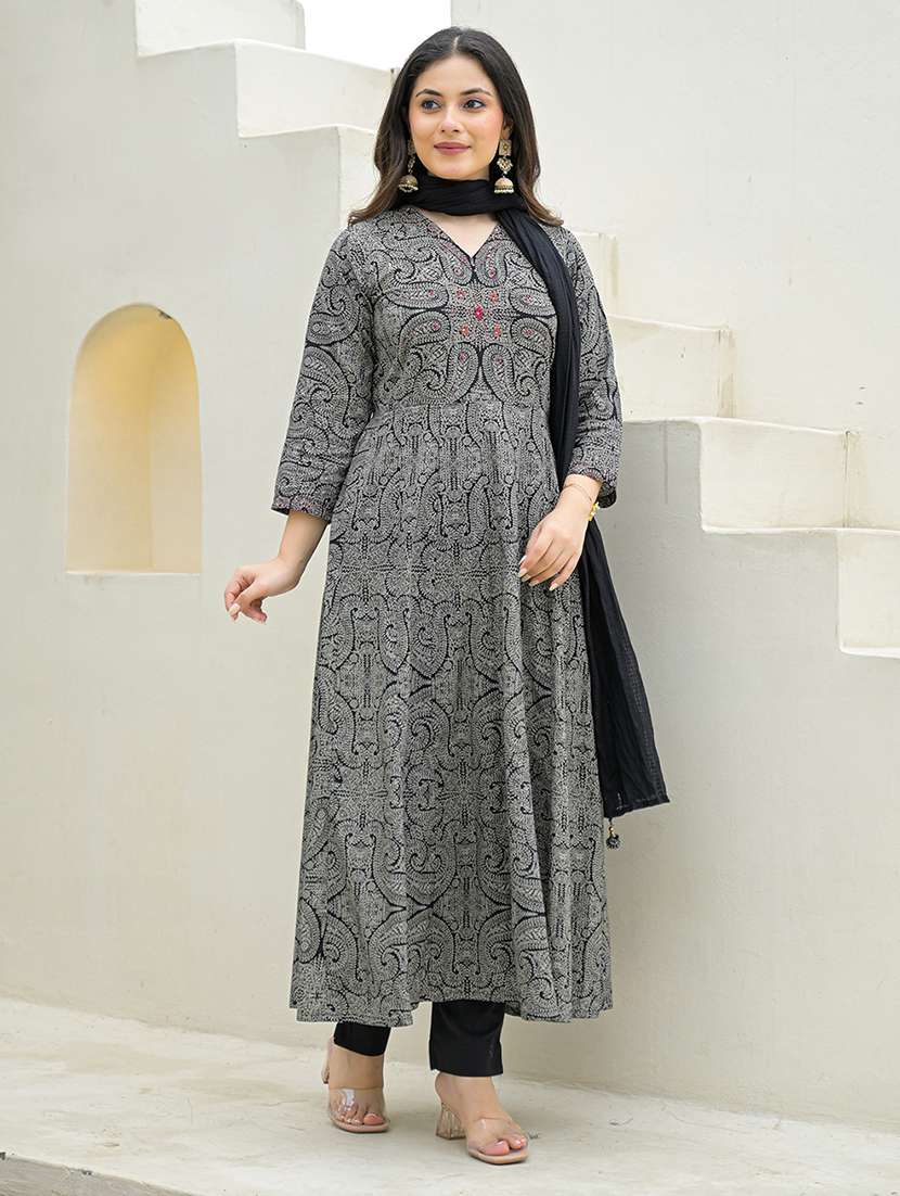 women printed three quarter sleeve kurta pant with dupatta set - 22069212 -  Standard Image - 3