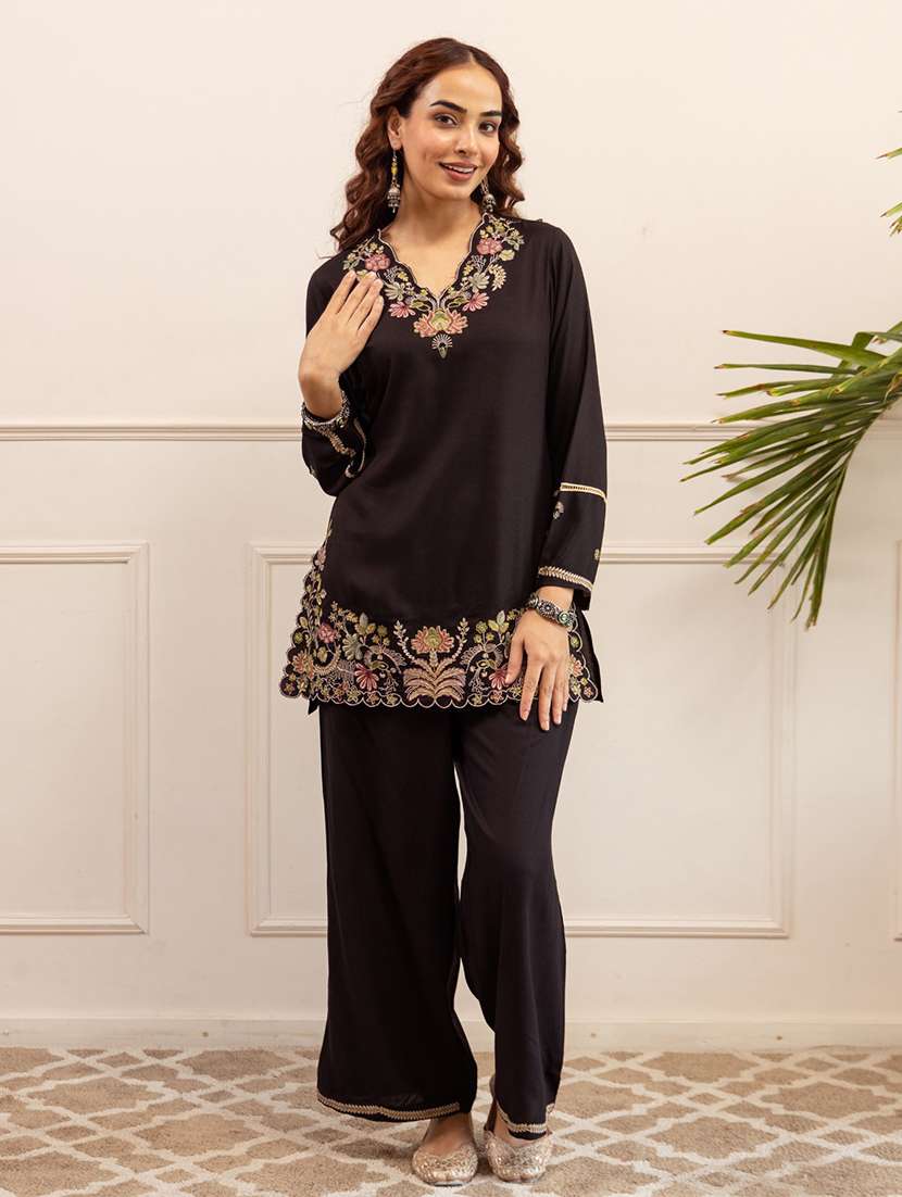 women embroidered long sleeve ethnic co-ord set - 22069622 - Standard Image - 3
