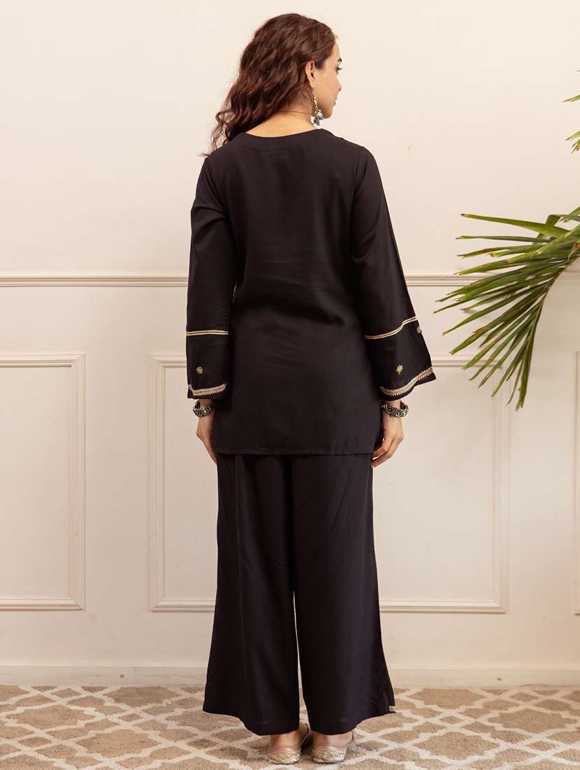 women embroidered long sleeve ethnic co-ord set - 22069622 - Standard Image - 5