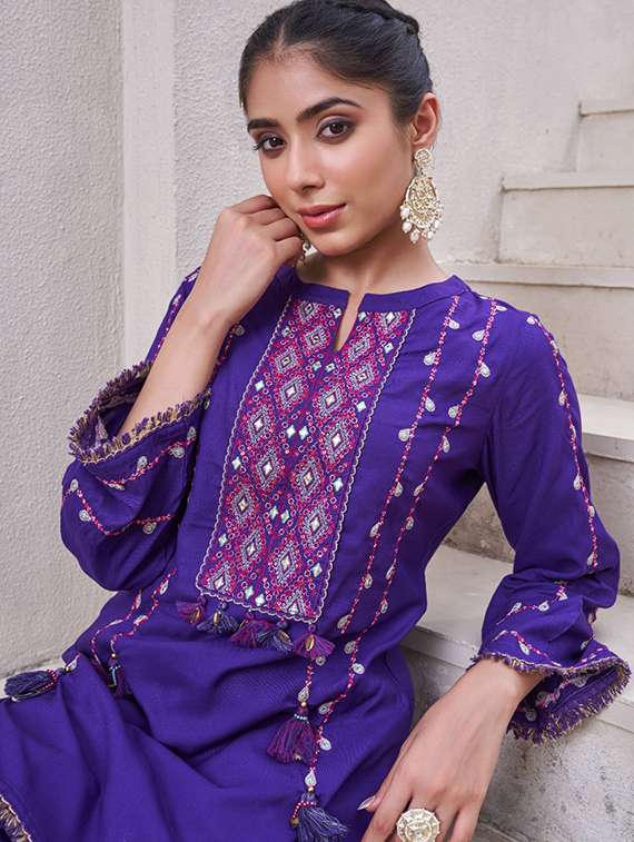 women embroidered long sleeve ethnic co-ord set - 22069627 - Standard Image - 3