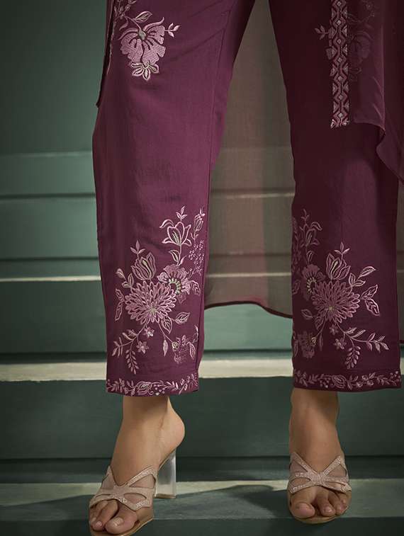 women embroidered long sleeve fusion set - 22069668 - Standard Image - 3