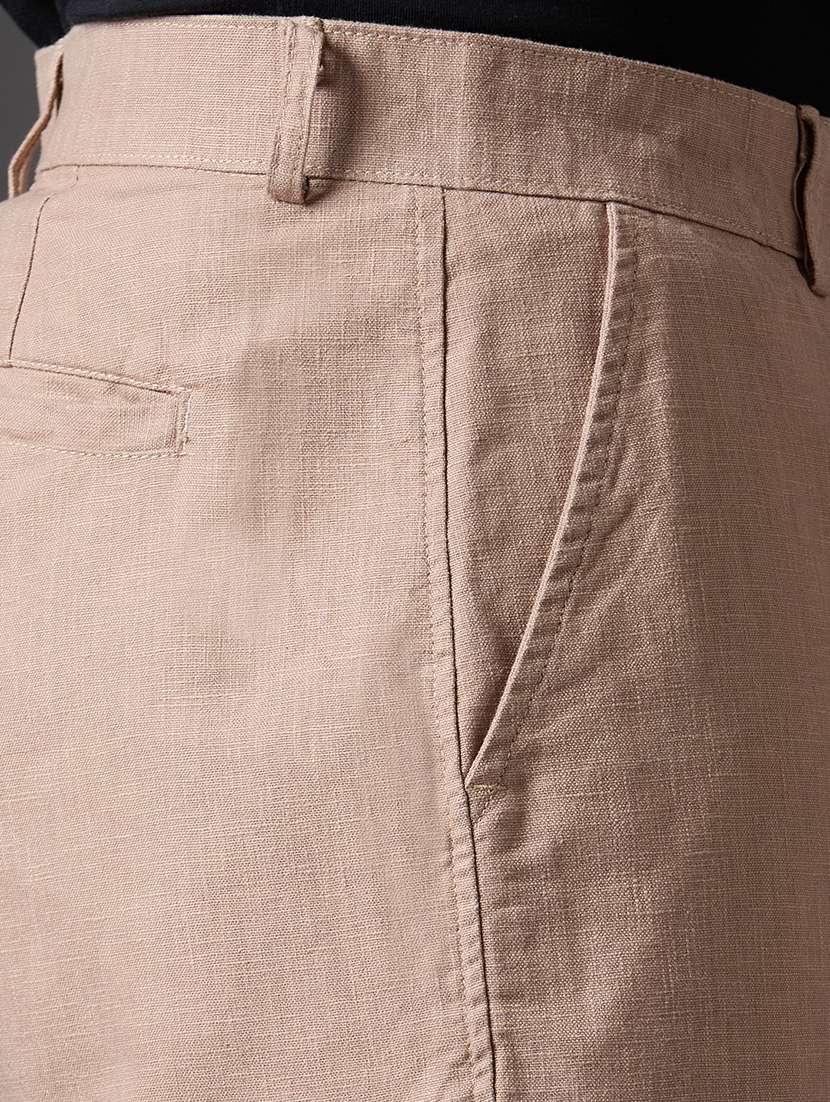 men solid mid rise regular fit shorts - 22069677 - Standard Image - 5