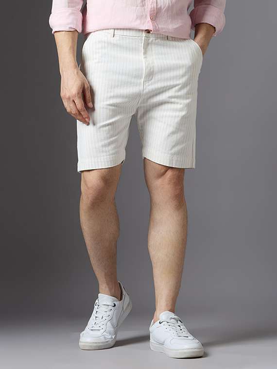 men striped mid rise regular fit shorts