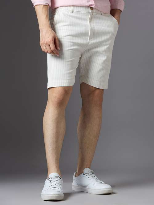 men self design mid rise regular fit shorts - 22069688 -  Standard Image - 0